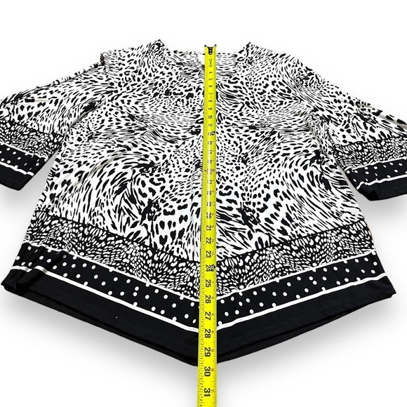 Chico’s Assymetrical Animal Print Polka Dot Tunic 3/4 Sleeve Size 2 - Picture 7 of 12